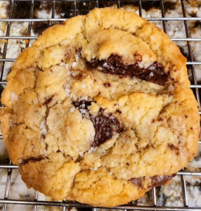 Chewy Chocolate Chunk Toffee Crispy Cookies