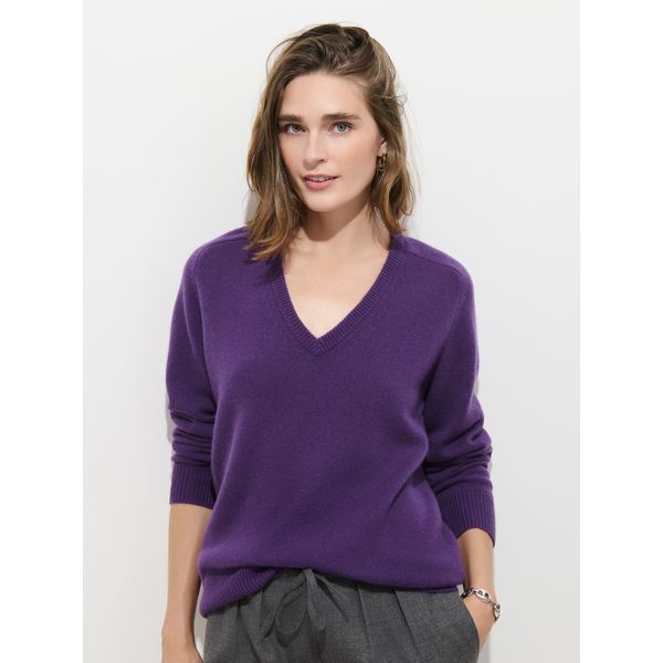 Montmartre V Neck Sweater in Cashmere